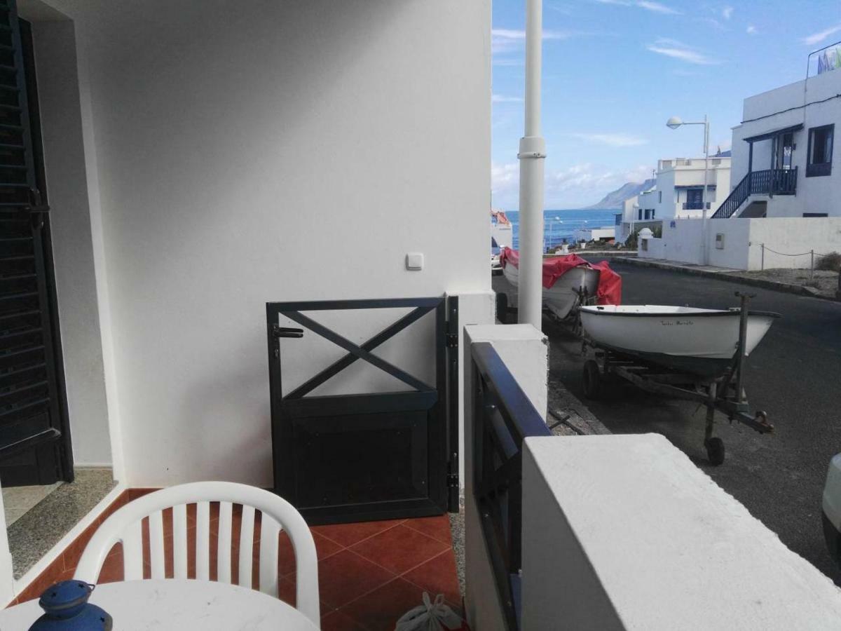 Casa La Charca De Famara Apartment Exterior photo