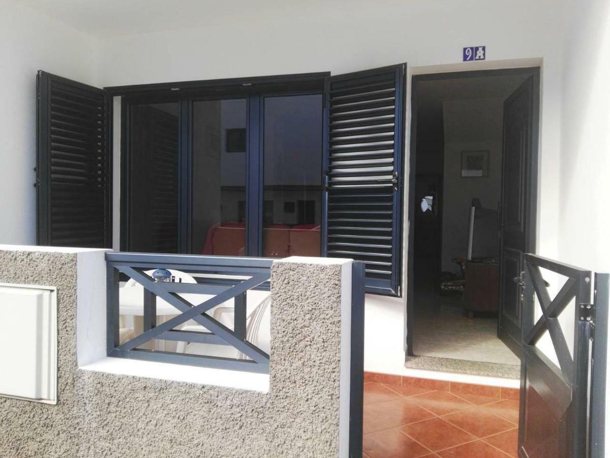 Casa La Charca De Famara Apartment Exterior photo